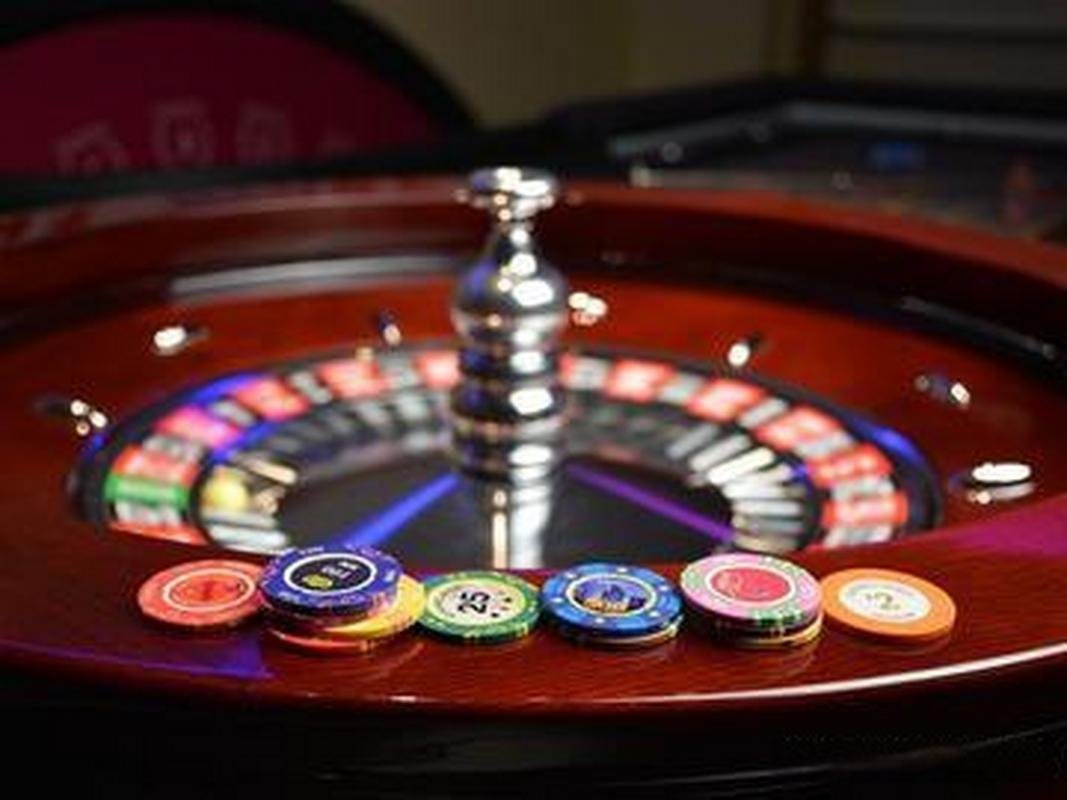 Bàn Live Casino sôi động cùng dealer chuyên nghiệp kuwin